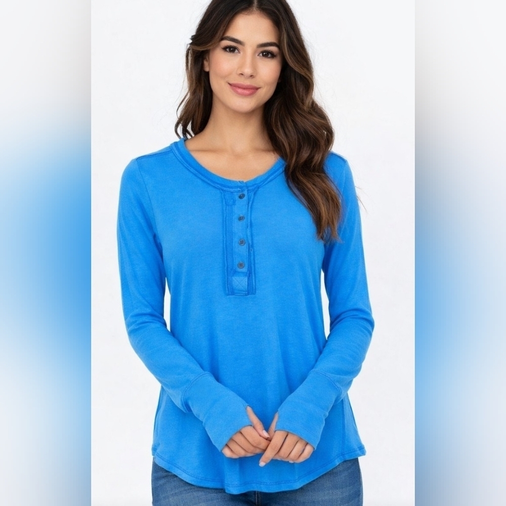 Zenana NEW In Bag Deep Sky Blue Long Sleeve Tee Size Small PTP 20